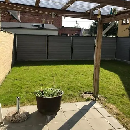 Stor I Smørhullet Af Centrum * Odense