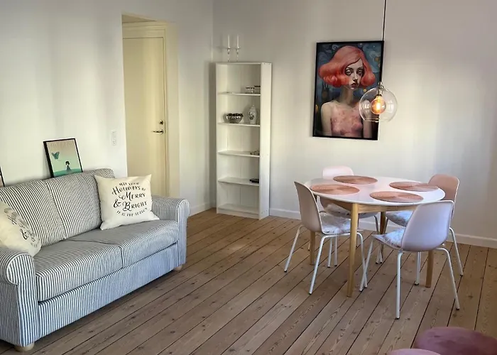 Nyaraló Stor I Smorhullet Af Centrum *